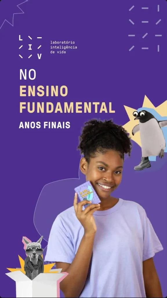 LIV no Ensino Fundamental, anos finais: estudante sorri segurando uma carta do programa.